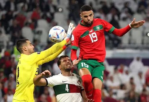 欧联杯前瞻：主场龙波尔图迎战客场虫尼斯，攻防两端差距明显  